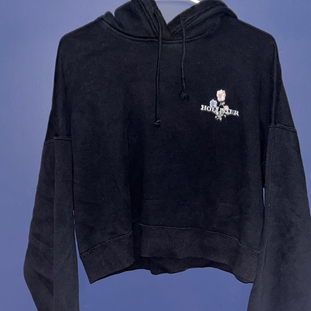 Black Hollister Cropped Hoodie With Floral Embroidery Size L